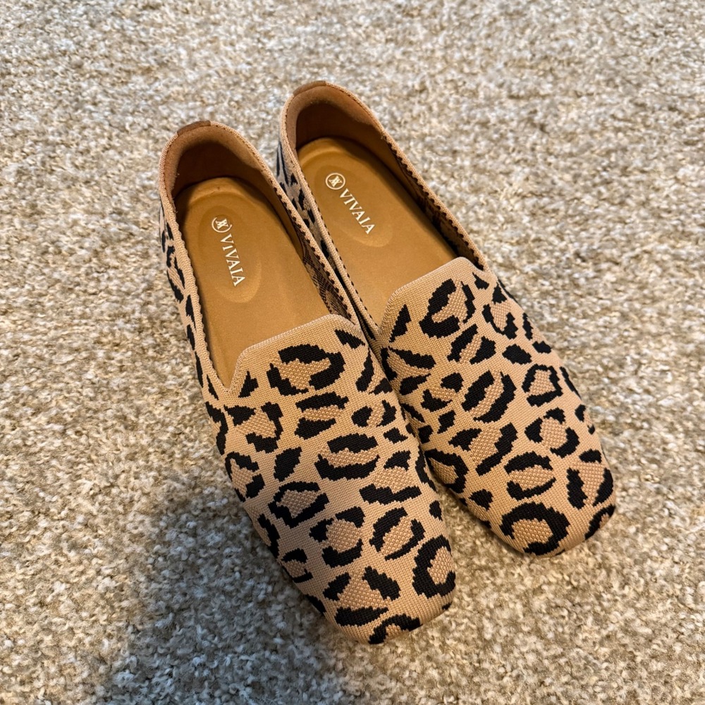 Vivaia Samantha Leopard Print knit loafer flats 39.5 comfort classic boho